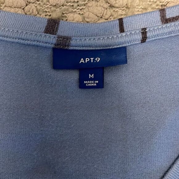 Apt. 9 V-neck Top. Size‎ Medium. Ski Blue Plaid - Picture 4 of 7